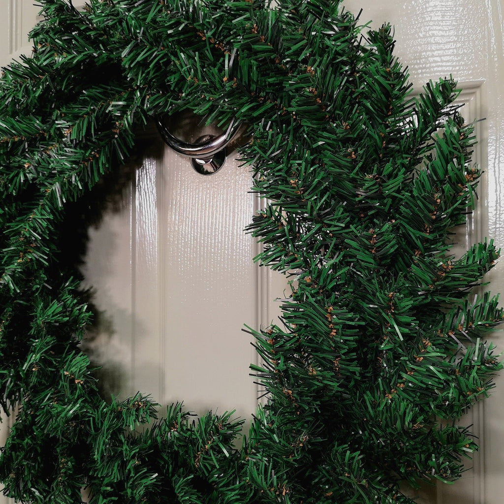 60Cm Plain Green Christmas Wreath With160 Tips
